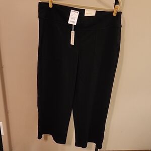 Max Studio | Super Soft & Stretchy Black Crop Pants